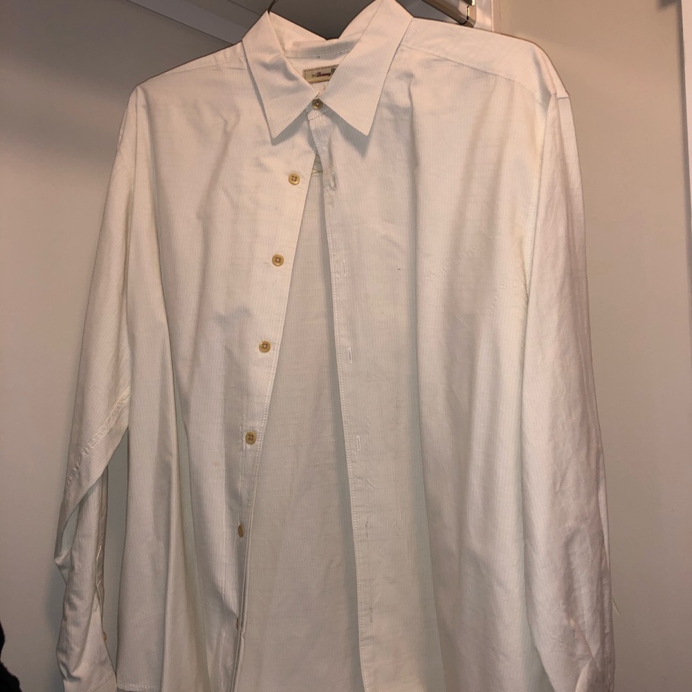 Tommy Bahama Men’s cream dress shirt